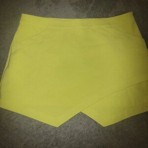 Authentic BCBG Maxazria Skort Size L